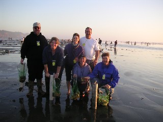 Razor clam dig fall 2003